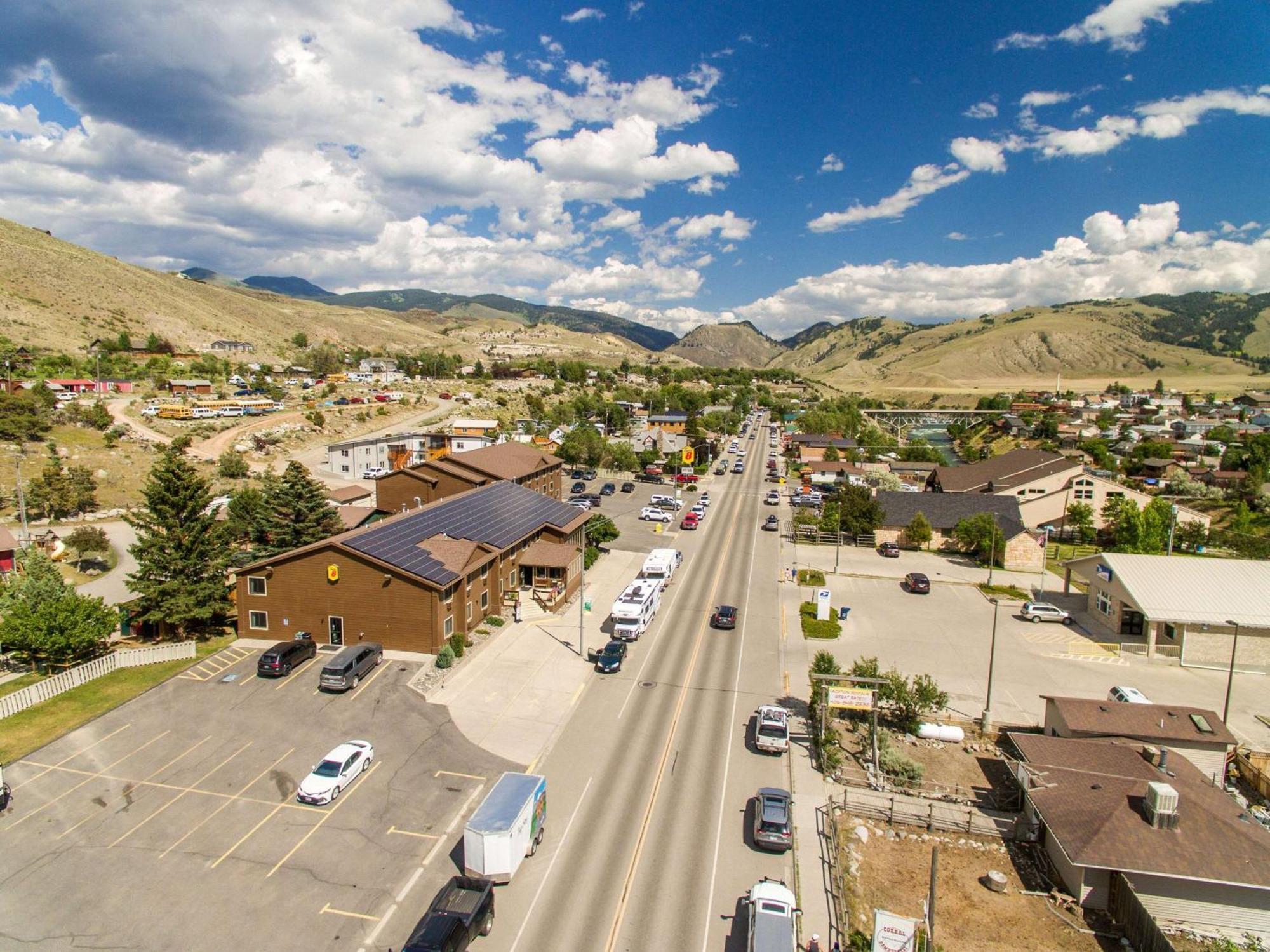 Super 8 By Wyndham Gardiner/Yellowstone Park Area Εξωτερικό φωτογραφία