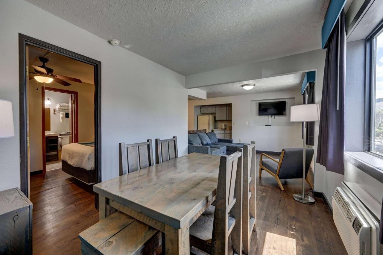 Super 8 By Wyndham Gardiner/Yellowstone Park Area Εξωτερικό φωτογραφία