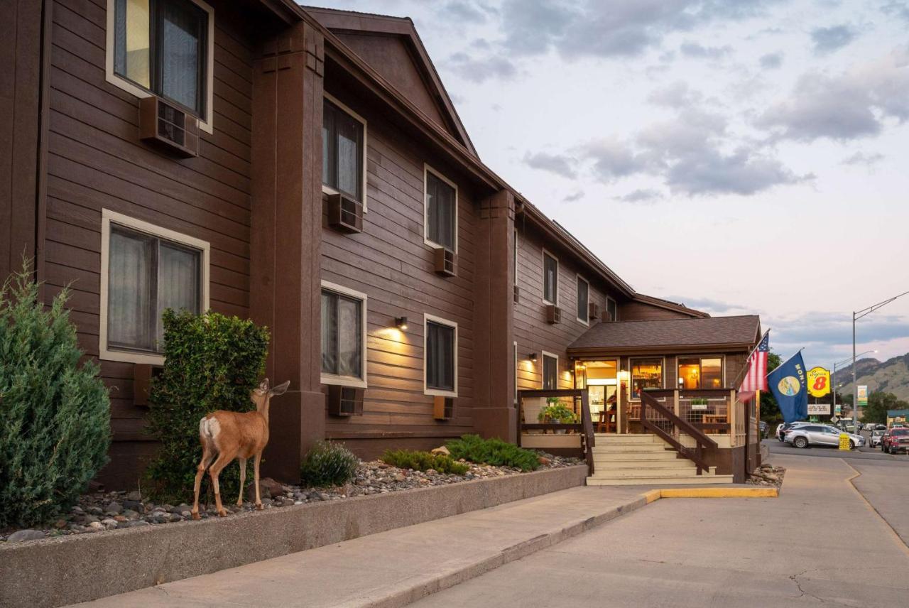 Super 8 By Wyndham Gardiner/Yellowstone Park Area Εξωτερικό φωτογραφία